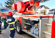 Turiștii unei pensiuni din Mehedinți s-au autoevacuat după ce un incendiu de proporții a cuprins vila în care erau cazați