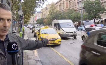 Microbuz cu migranți înmatriculat în Mehedinți, accident la Budapesta. Șoferul a fugit de la locul accidentului iar migranții nu aveau documente